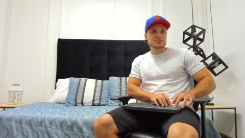 Adrein Roche online show from 3, 2, 2025