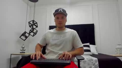 Adrein Roche online show from 17, 2, 2025