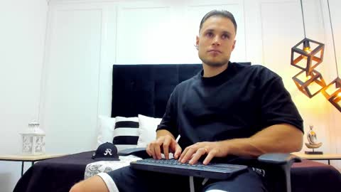 Adrein Roche online show from 22, 2, 2025