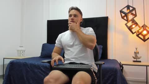 Adrein Roche online show from 6, 3, 2025