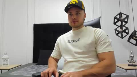 Adrein Roche online show from 14, 9, 2025