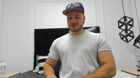 Adrein Roche online show from 17, 9, 2025