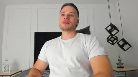 Adrein Roche online show from 9, 10, 2025