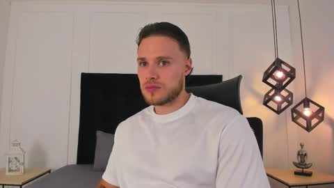 Adrein Roche online show from 11, 11, 2025