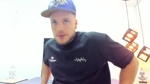 Adrein Roche online show from 15, 11, 2025