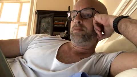 adrienfromparis online show from 23, 4, 2026