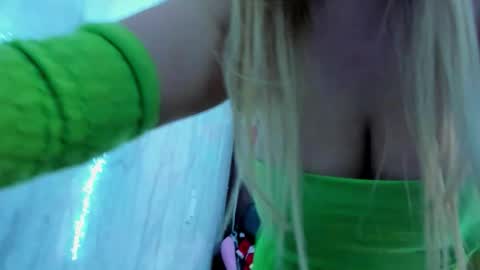 adriiana_fox_ online show from 3, 12, 2025