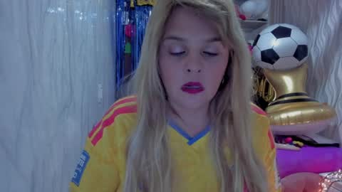 Snapshot of adriiana_fox_ chatting on 17, 6, 2026 adriiana_fox_ online show from 17, 6, 2026