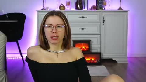 Aelia online show from 16, 10, 2025