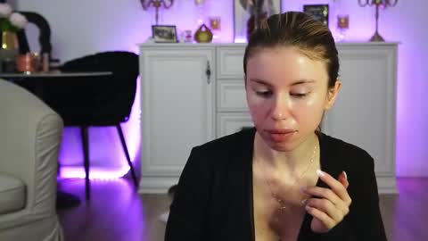 Aelia online show from 1, 11, 2025