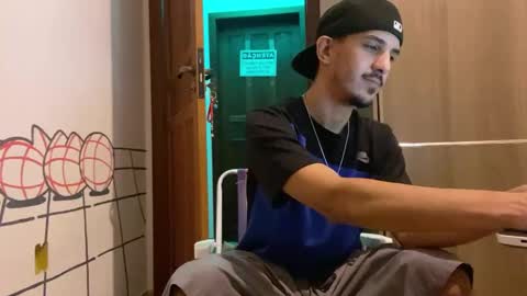 Snapshot of aelucius chatting on 12, 9, 2025 Luci online show from 12, 9, 2025