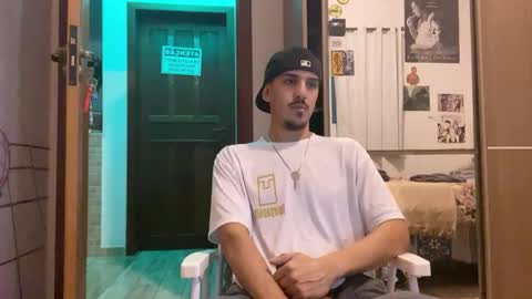 Snapshot of aelucius chatting on 17, 9, 2025 Luci online show from 17, 9, 2025