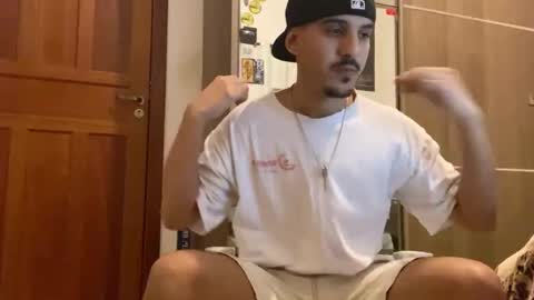 Snapshot of aelucius chatting on 21, 10, 2025 Luci online show from 21, 10, 2025