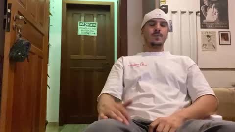 Snapshot of aelucius chatting on 11, 11, 2025 Luci online show from 11, 11, 2025