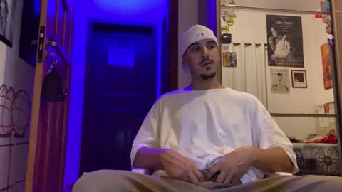 Snapshot of aelucius chatting on 30, 11, 2025 Luci online show from 30, 11, 2025