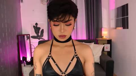 Snapshot of aeshamargaux chatting on 19, 9, 2025 aeshamargaux online show from 19, 9, 2025