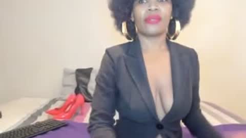 AfricanSquirtQueen online show from 17, 6, 2026