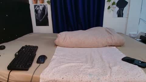 Africanpetitequeenn online show from 5, 5, 2026