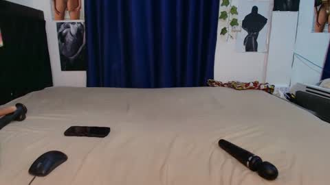 Africanpetitequeenn online show from 8, 5, 2026