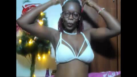 Snapshot of afro_pop chatting on 25, 12, 2024 Leah online show from 25, 12, 2024