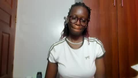 Snapshot of afro_pop chatting on 30, 12, 2024 Leah online show from 30, 12, 2024