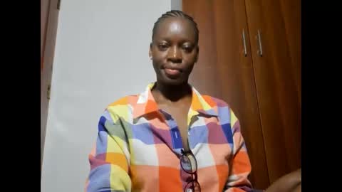 Snapshot of afro_pop chatting on 24, 2, 2025 Leah online show from 24, 2, 2025