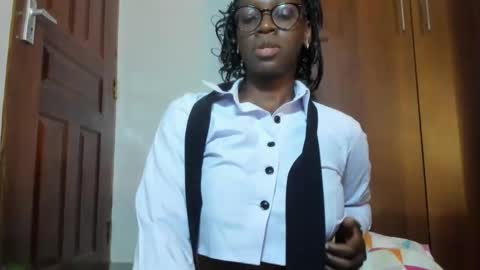 Snapshot of afro_pop chatting on 3, 11, 2025 Leah online show from 3, 11, 2025