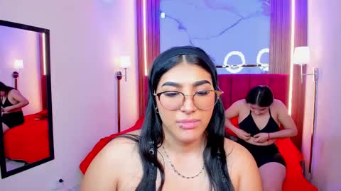 Afrodita Chery y Hermione online show from 5, 3, 2025