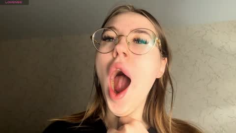 Kind sensual Emma fav pattern 2266 online show from 27, 3, 2026