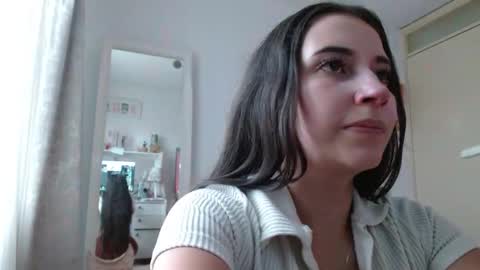 afrodithaa_ online show from 6, 2, 2026