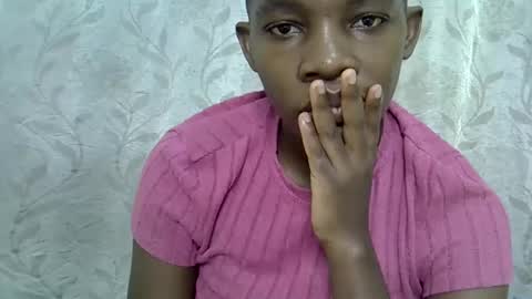 Snapshot of afronubians_ chatting on 4, 3, 2025 pink and josphen online show from 4, 3, 2025