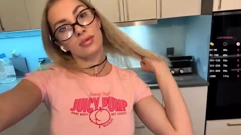 Mila -call me cute online show from 7, 5, 2026
