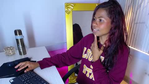 Snapshot of agata_grubisic chatting on 9, 3, 2025 Agata grubisic online show from 9, 3, 2025