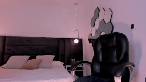 Agatha online show from 16, 4, 2026