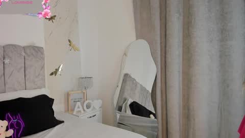 Agatha Owens online show from 6, 3, 2025