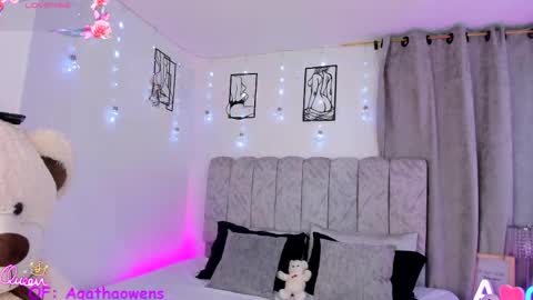 Agatha Owens online show from 23, 4, 2026