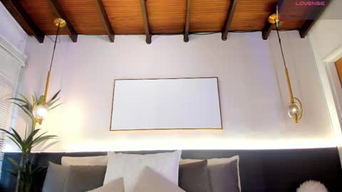    online show from 27, 4, 2026