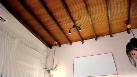    online show from 28, 4, 2026