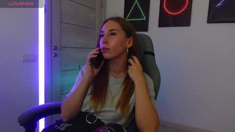 Agelina Lilly Laura online show from 13, 9, 2025