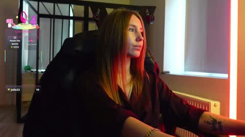 Agelina Lilly Laura online show from 12, 10, 2025