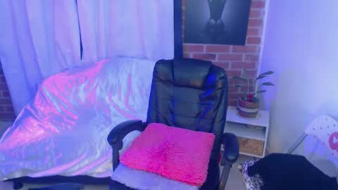 Lily online show from 7, 2, 2026