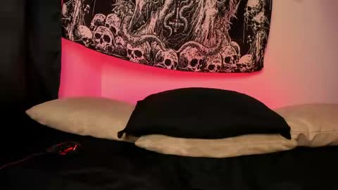 agnes_jones online show from 24, 4, 2026