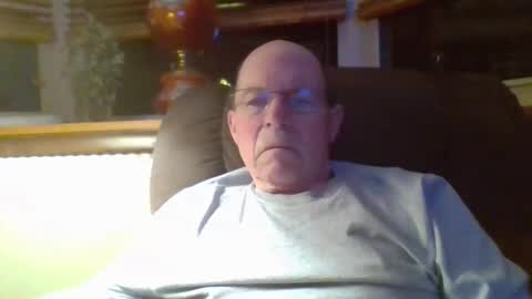 Snapshot of aguynrkfrd chatting on 14, 12, 2025 aguynrkfrd online show from 14, 12, 2025