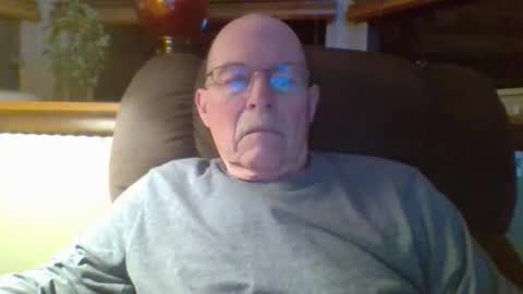 Snapshot of aguynrkfrd chatting on 15, 12, 2025 aguynrkfrd online show from 15, 12, 2025