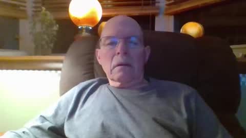 Snapshot of aguynrkfrd chatting on 18, 12, 2025 aguynrkfrd online show from 18, 12, 2025