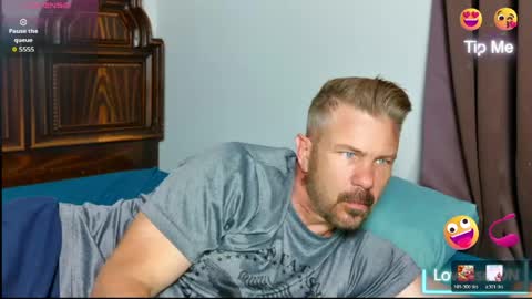Snapshot of ahardman10 chatting on 8, 5, 2026 Blue Eyed Handsome Man online show from 8, 5, 2026