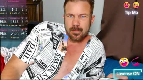 Snapshot of ahardman10 chatting on 15, 5, 2026 Blue Eyed Handsome Man online show from 15, 5, 2026