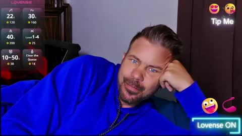 Snapshot of ahardman10 chatting on 15, 5, 2026 Blue Eyed Handsome Man online show from 15, 5, 2026