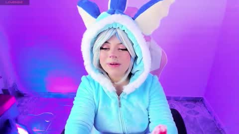 Snapshot of ahri_elderwood chatting on 22, 9, 2025 Ahri help me get to 100 online show from 22, 9, 2025