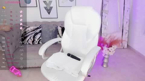 Snapshot of aida_adams chatting on 11, 1, 2025 AIDA ADAMS online show from 11, 1, 2025